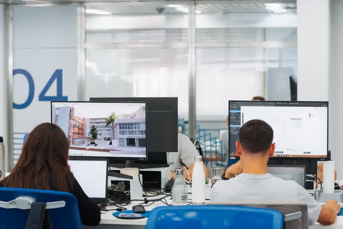 Equipo de Edilizia trabajando